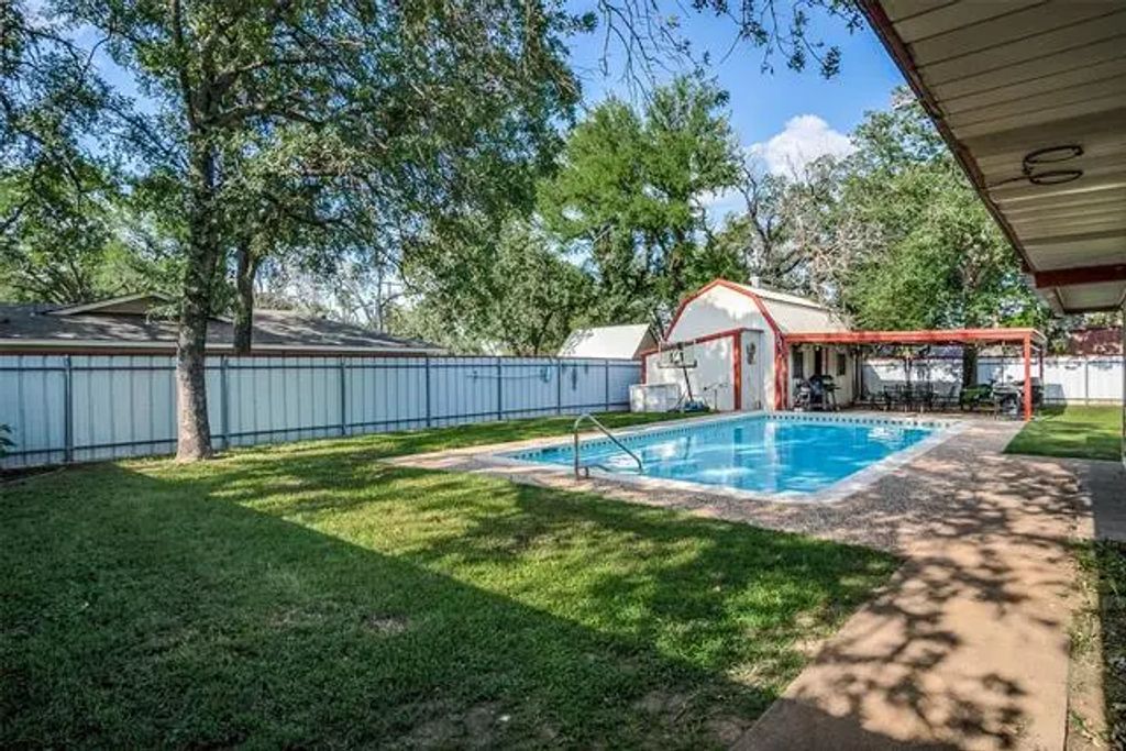 1102 Cactus Street, Mineral Wells