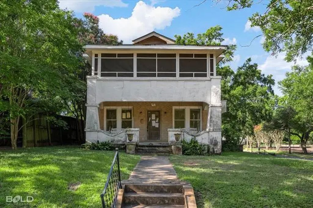 561 Forest Avenue, Shreveport