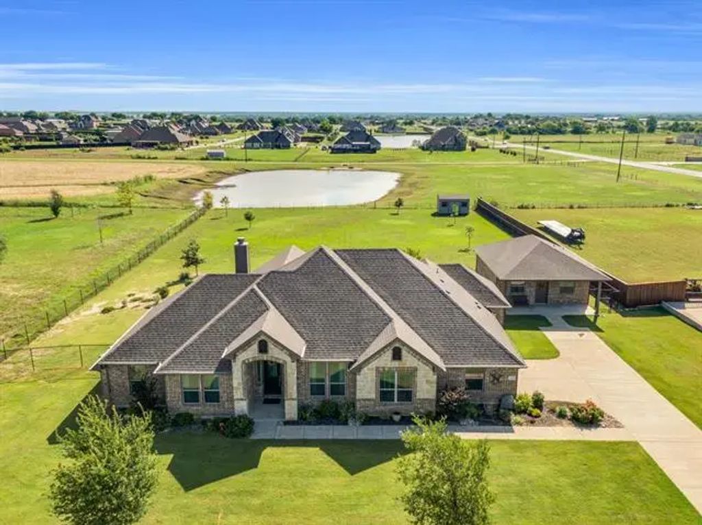 120 Evening Fire Drive, Waxahachie