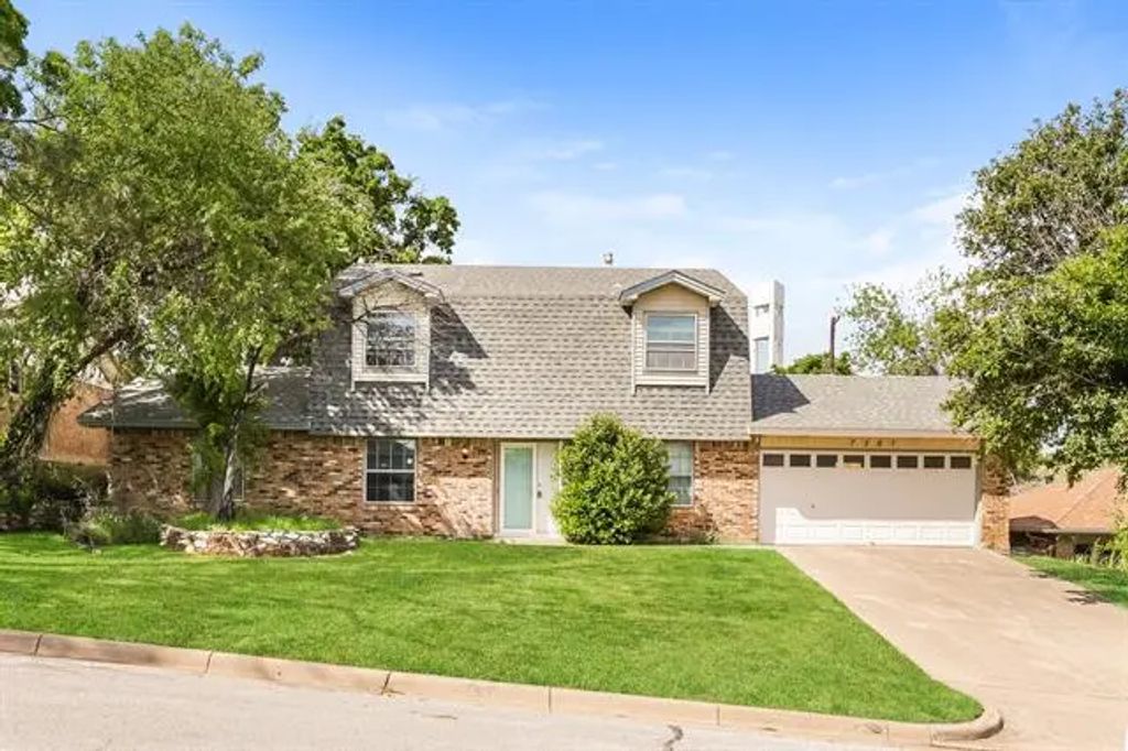 7367 Greenacres Drive, Fort Worth