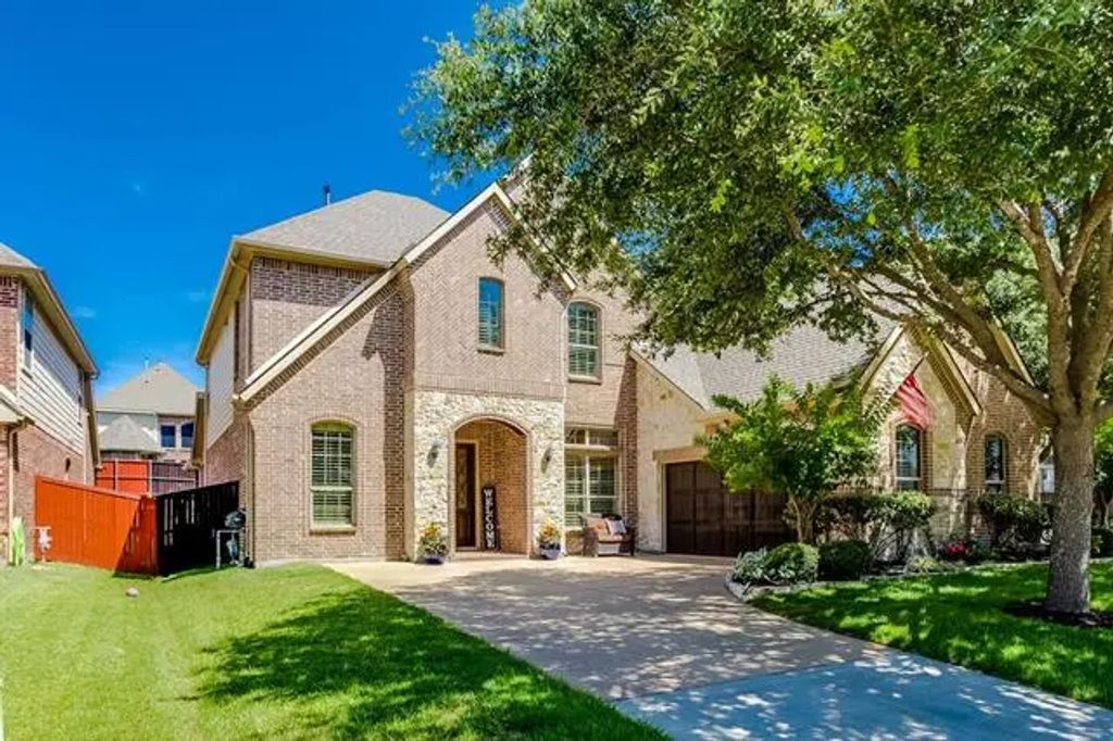 202 Crestbrook Drive, Rockwall