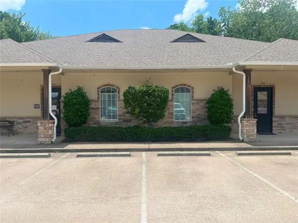 1404 Rice Road 200, 300, Tyler