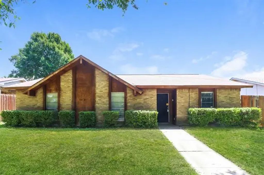 6418 Briar Knoll Drive, Garland