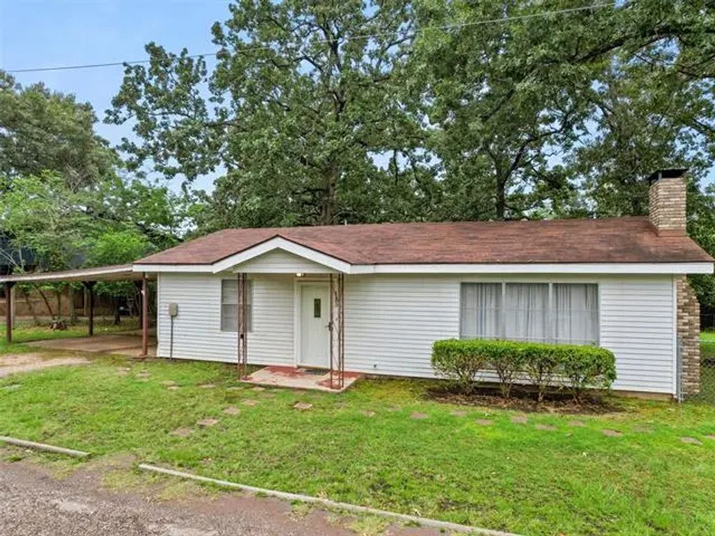 133 Dogwood Street, Avinger