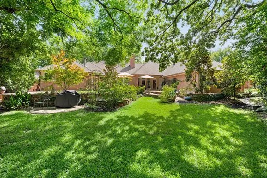 909 Dogwood Court, Colleyville