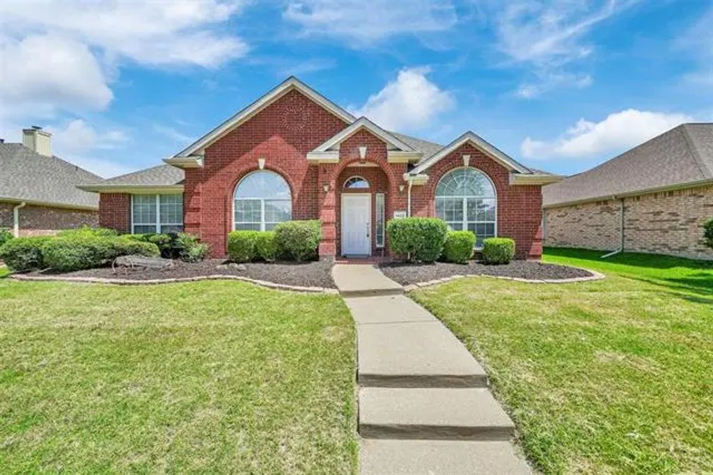 1422 Greenwich Drive, Allen
