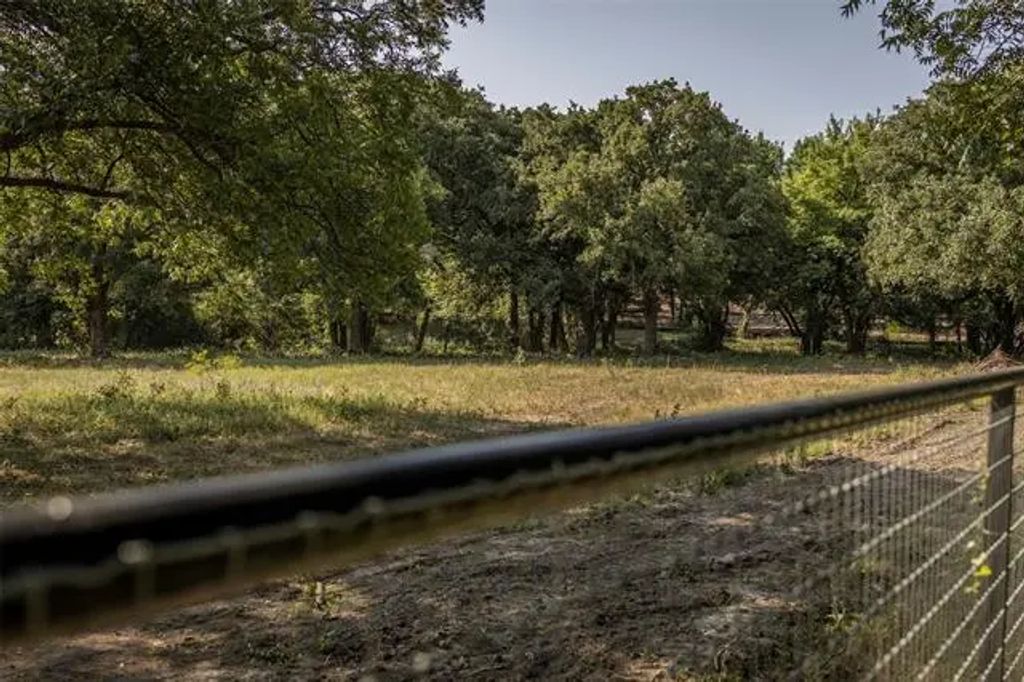 301 Dixon Road, Aledo