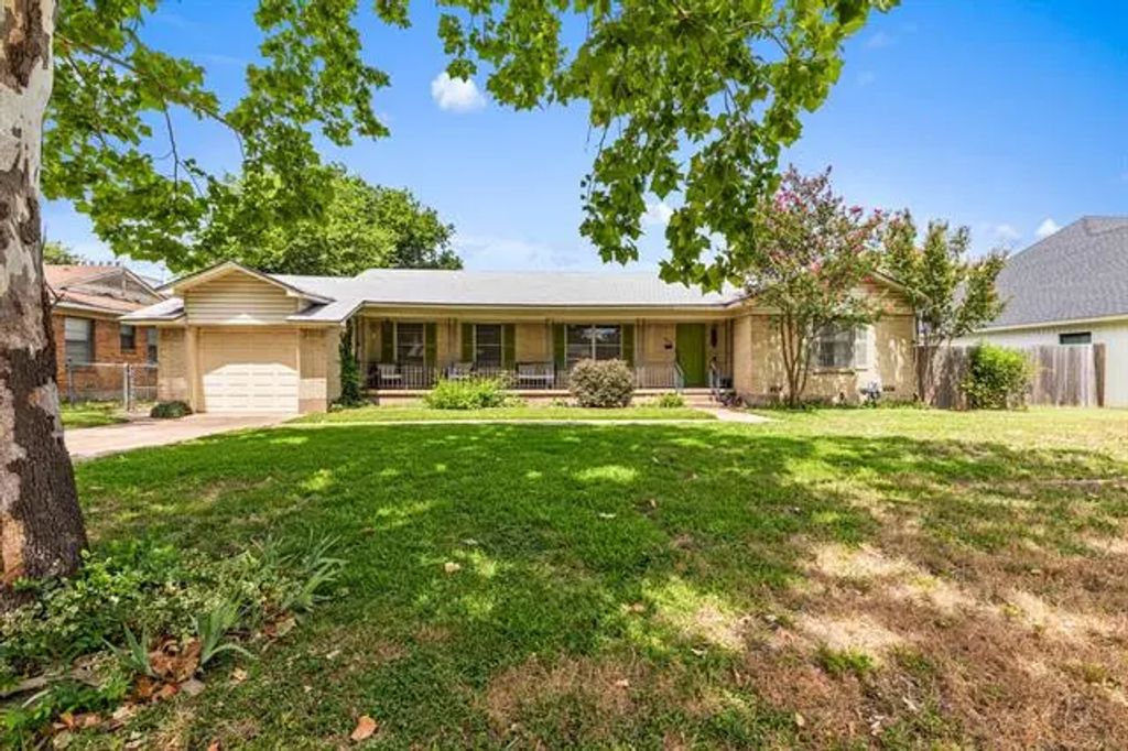 913 Longfellow Street, Waco