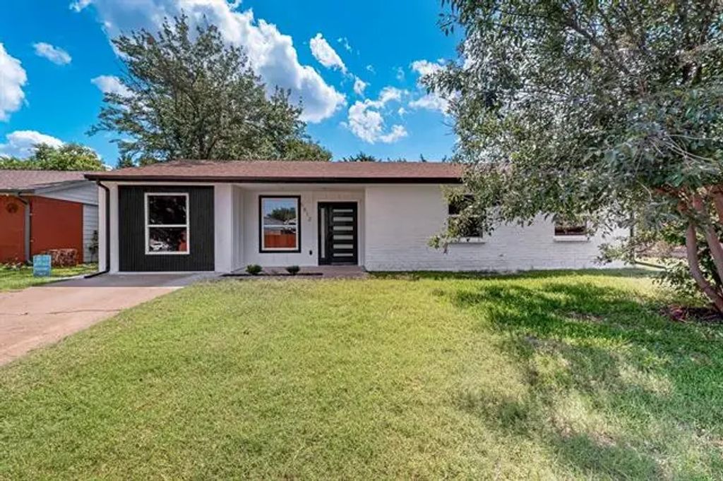 5612 Meadow Nest Drive, Dallas