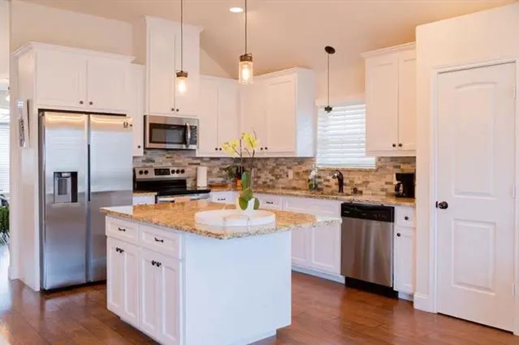 2008 Hill Crest Court, Weatherford