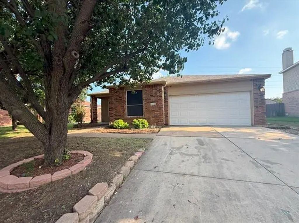 1025 Pullman Drive, Saginaw