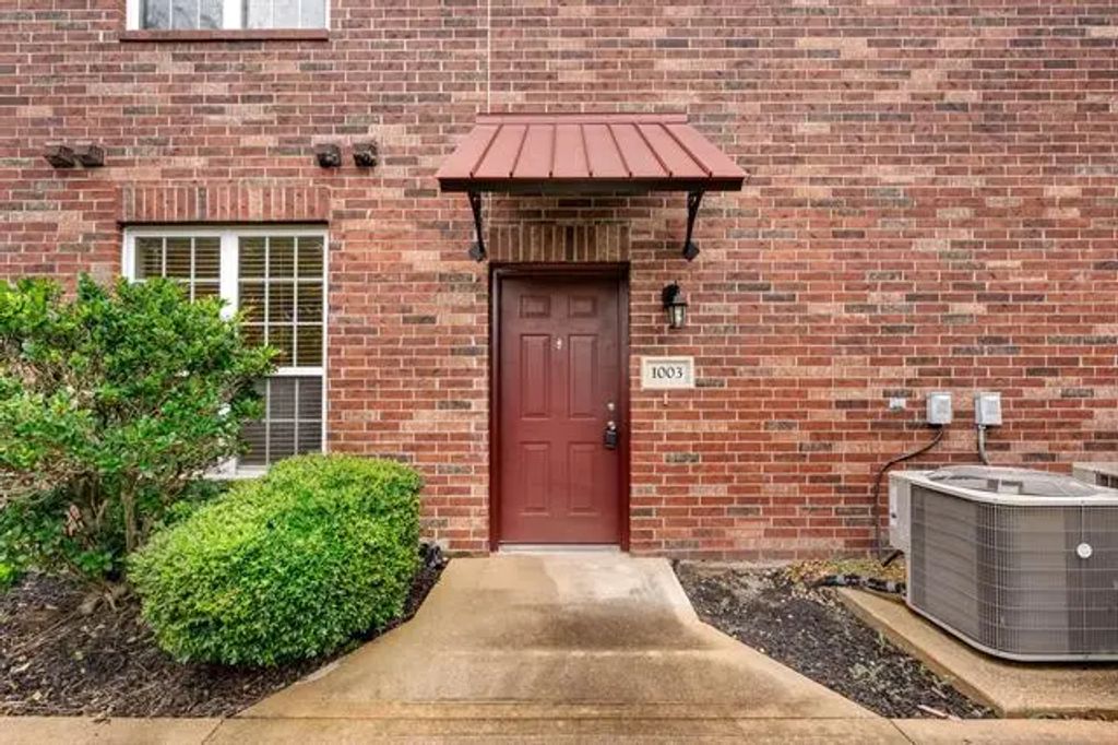 801 Luther Street W 1003, College Station