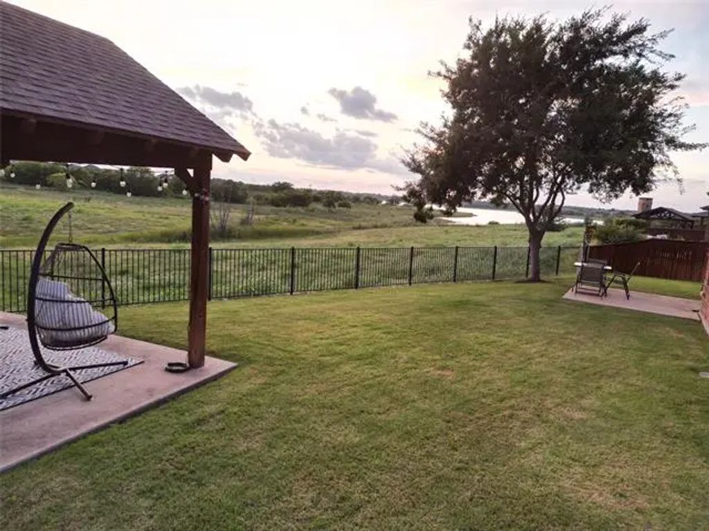 1221 Clearwater Drive, Frisco
