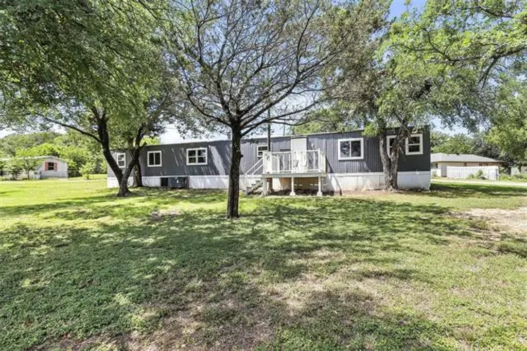 2657 Edgecliff Court, Granbury