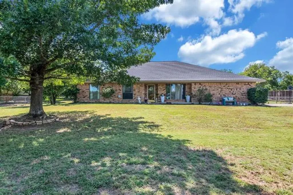 4084 Rawleigh Drive, Fort Worth