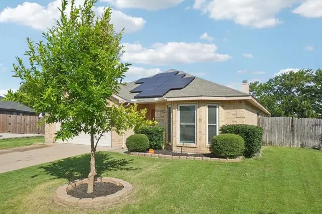 1024 Tyler James Drive, Burleson
