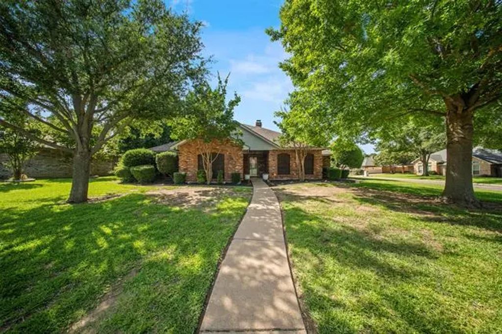141 Brushy Mound Road, Burleson