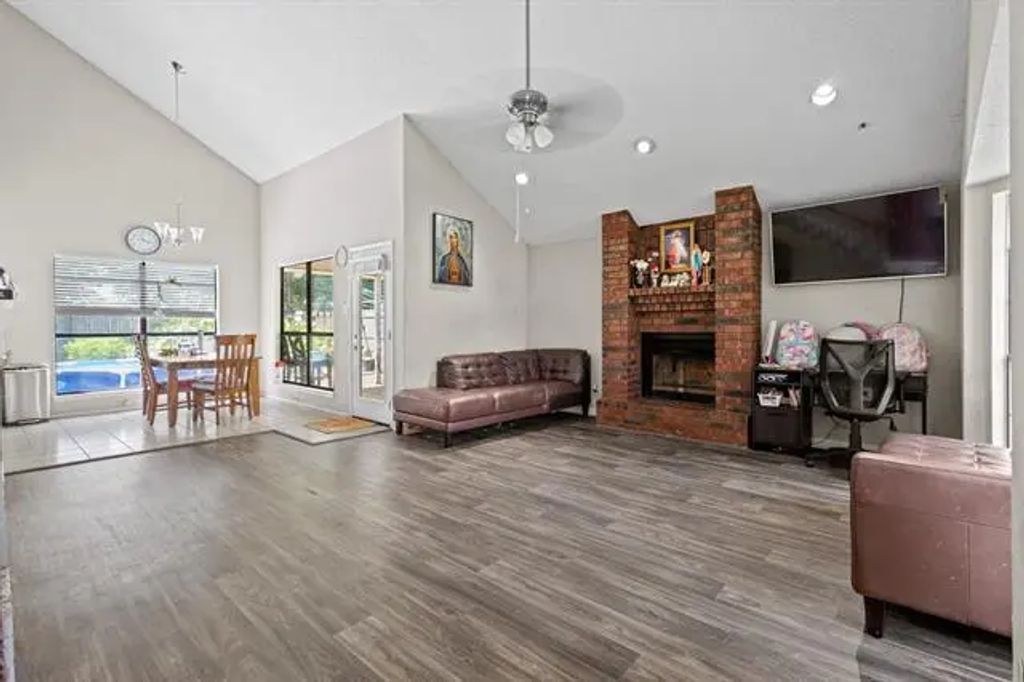 710 Running Creek Drive, Arlington