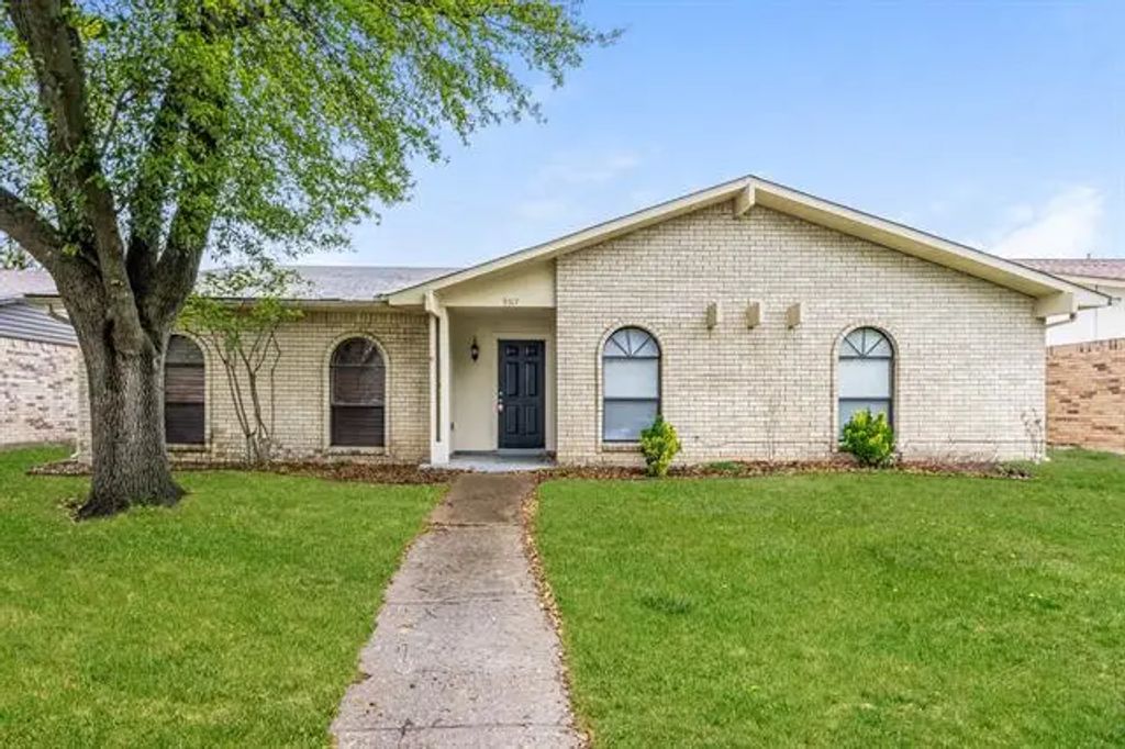 9317 Pollard Street, Rowlett