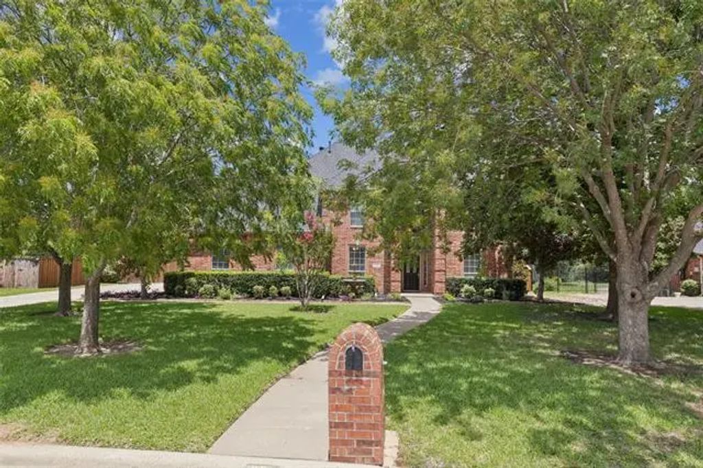 802 Dove Creek Trail, Southlake