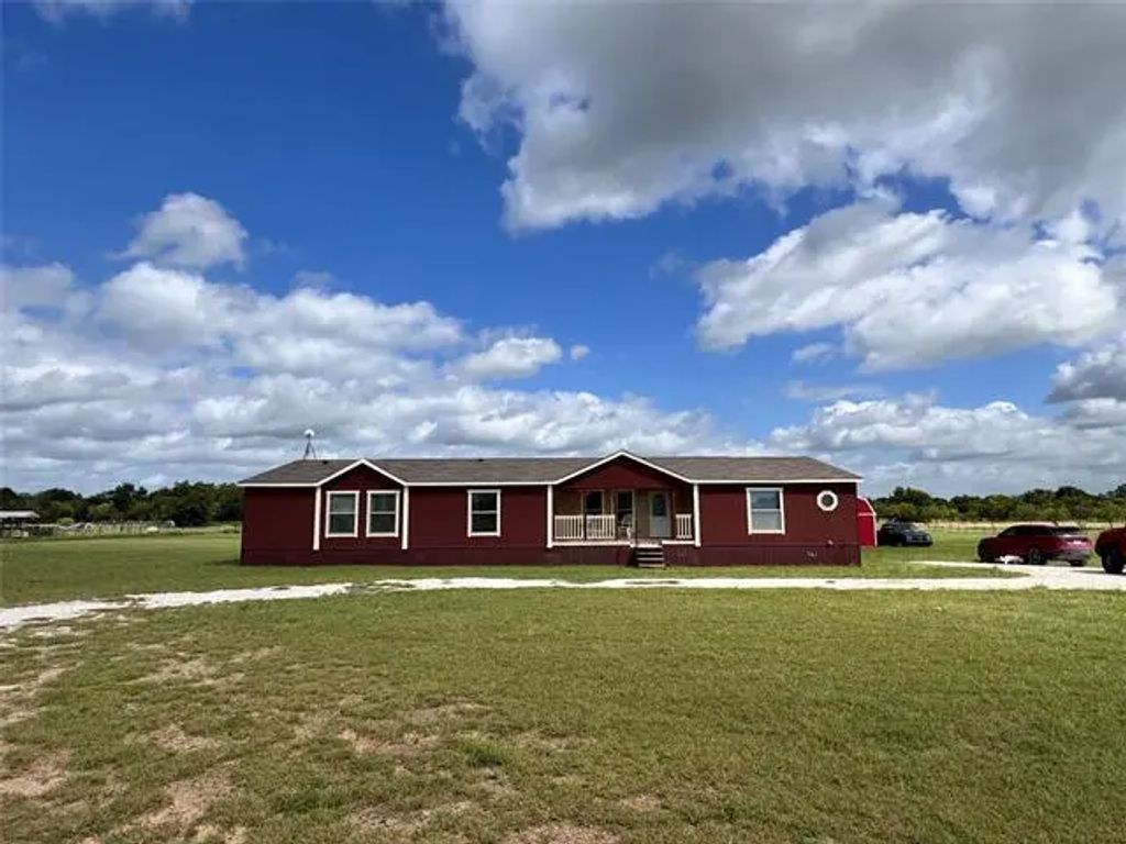 415 Lake Whitney Drive, Whitney