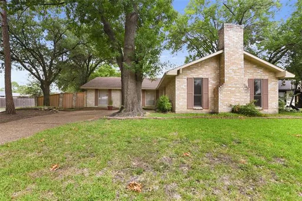 921 Sleepy Hollow Drive, Garland