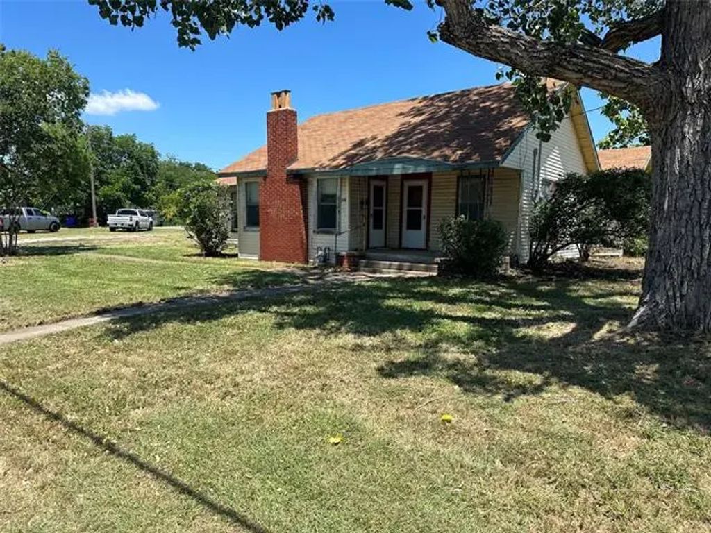 300 Mckinney Street, Farmersville