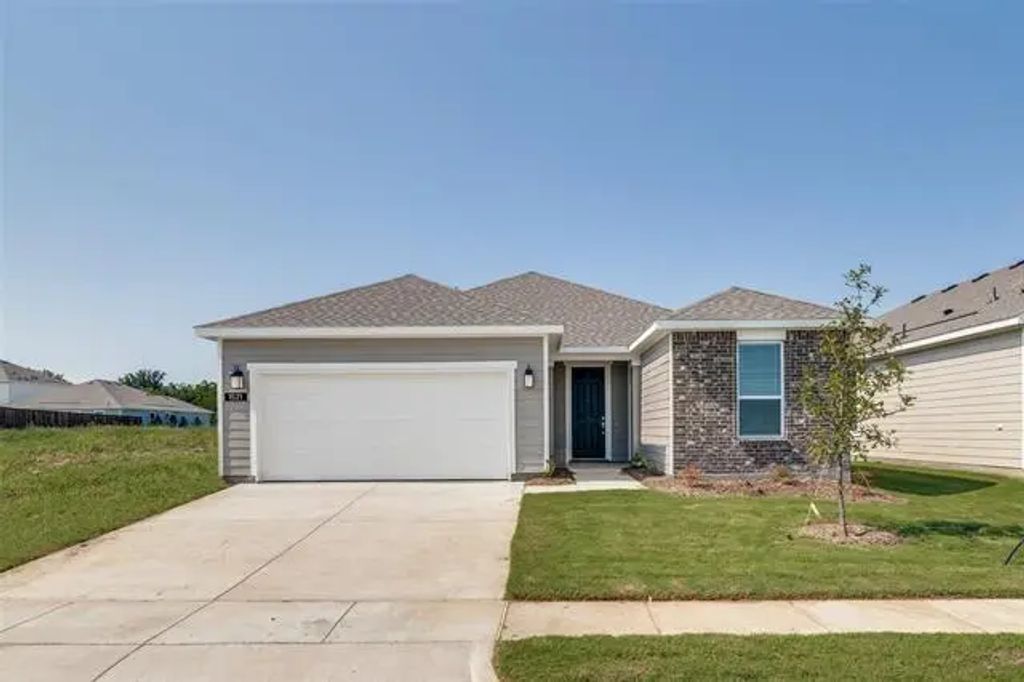 1521 Newsted Drive, Seagoville