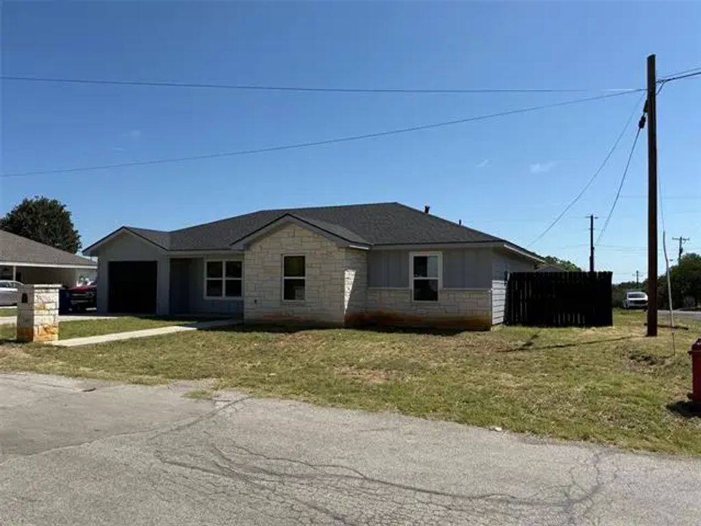 1410 13th Street, Brownwood