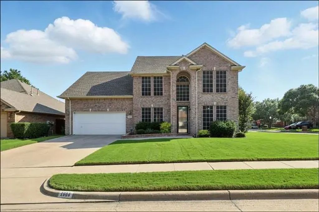 1604 Tree Line Road, Flower Mound