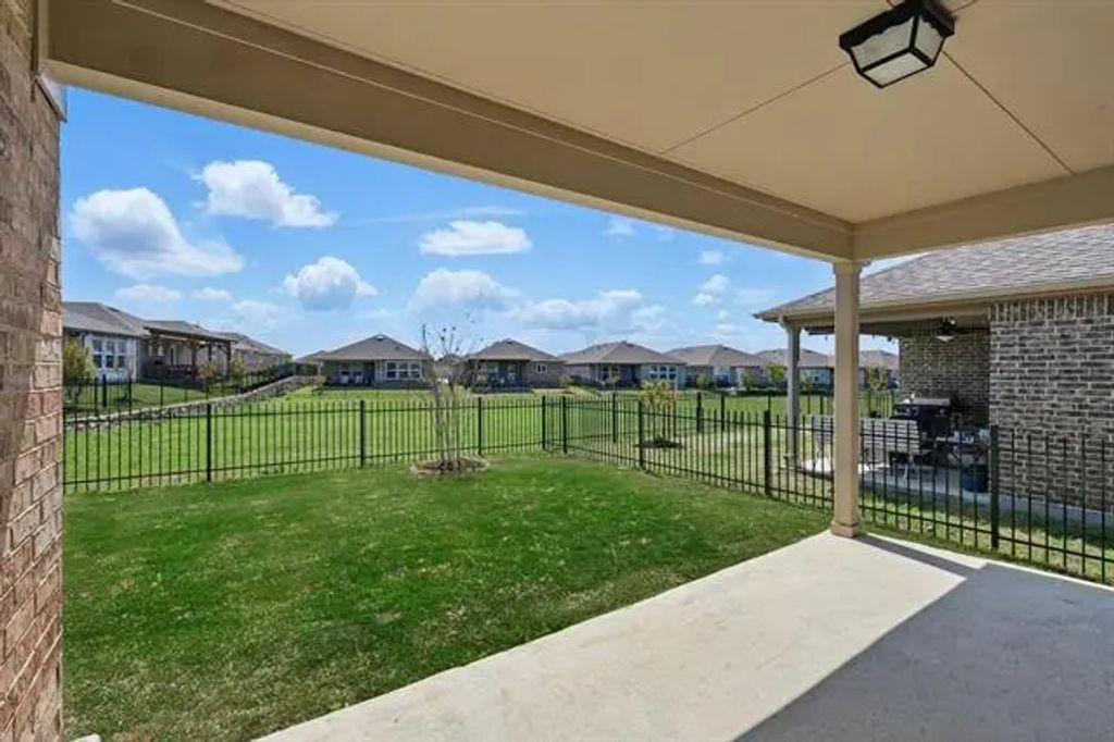 1256 Bright Stars Drive, Little Elm