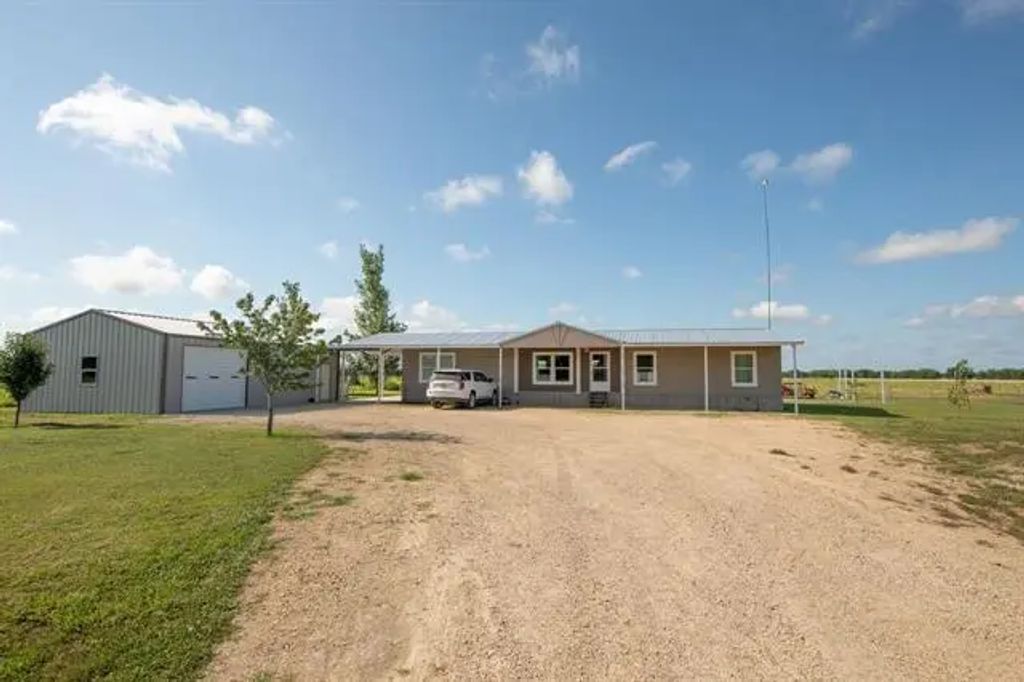 1783 County Road 33040, Brookston