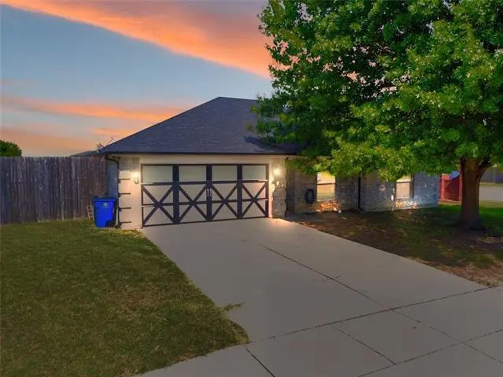 926 Morgan Drive, Burleson