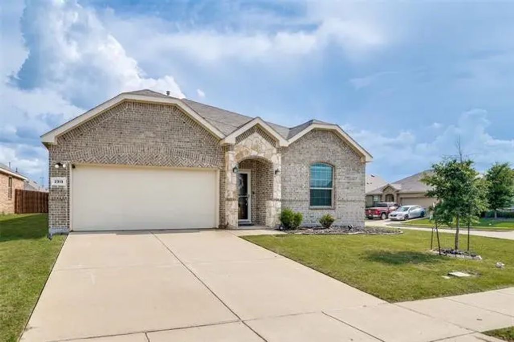 2313 Spokane Drive, Forney