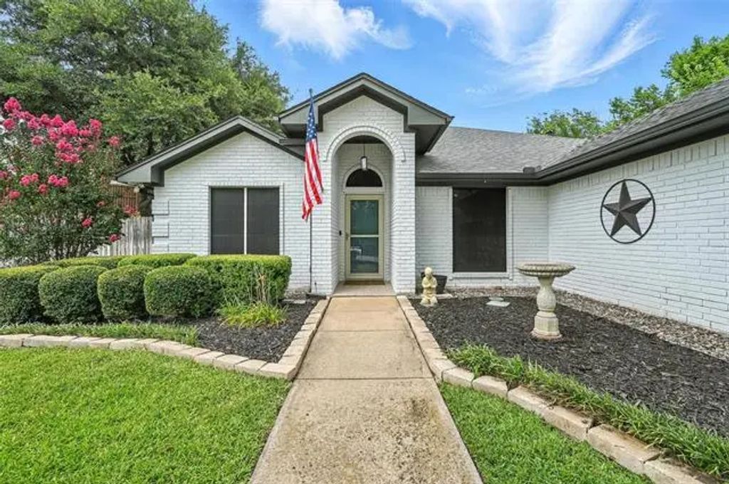 1411 Derby Drive, Kennedale
