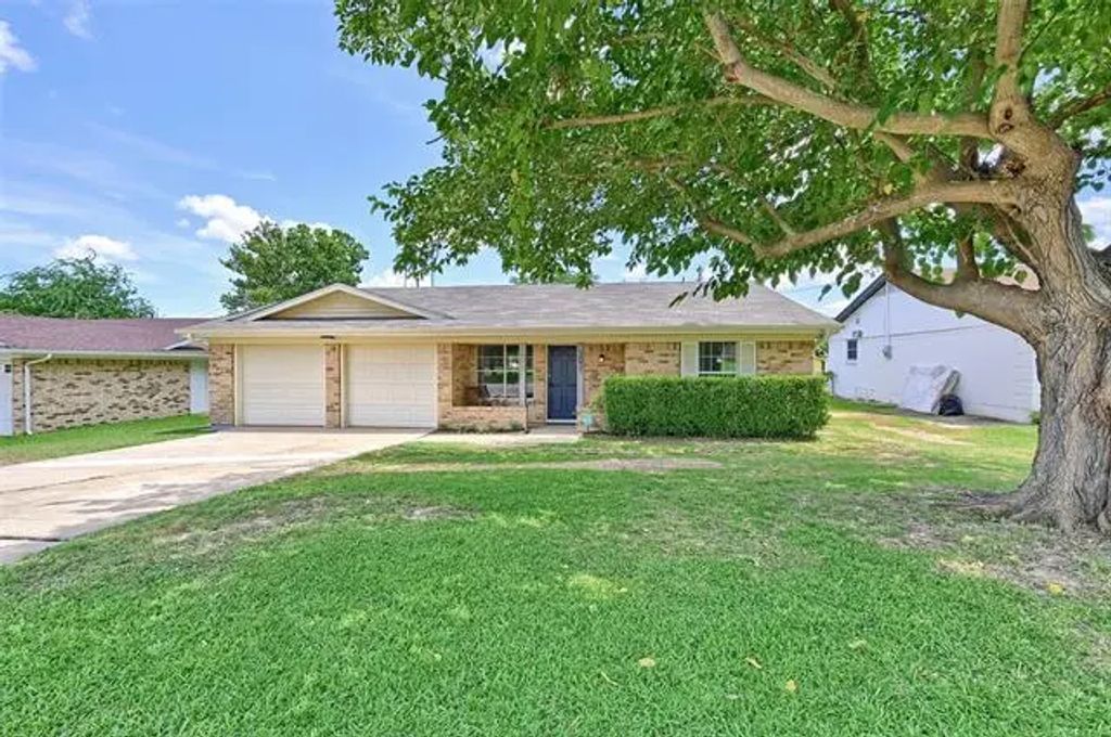 1031 Patricia Drive, Sherman