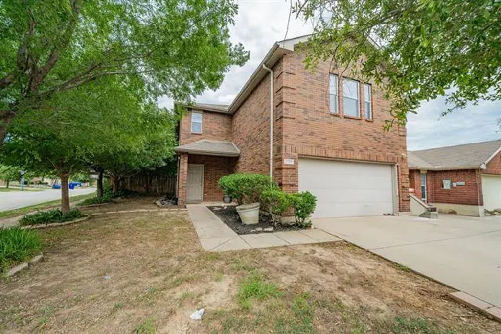 1328 Alder Tree Lane, Royse City
