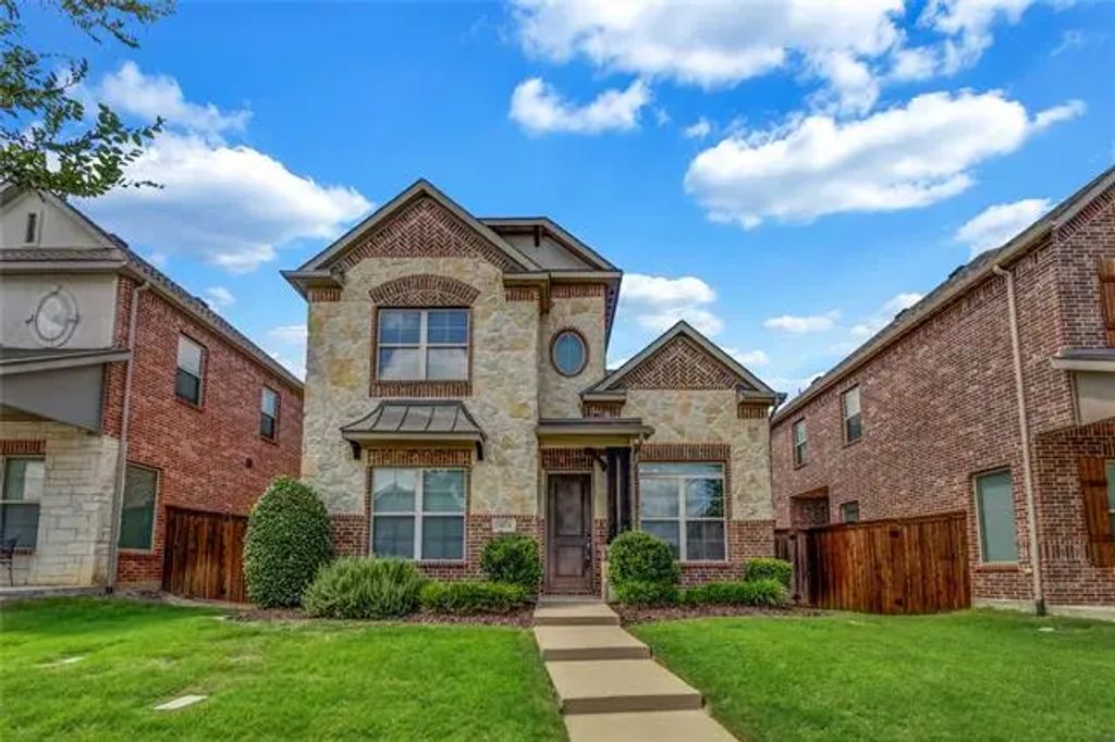 1074 James Court, Allen