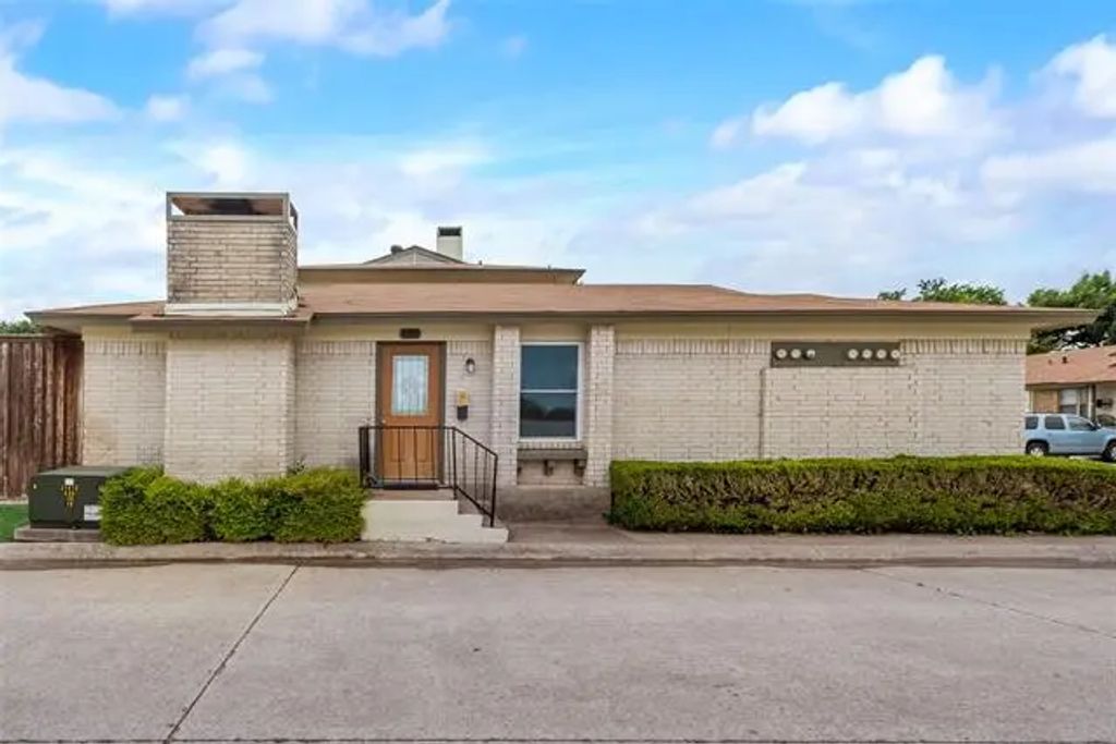 4301 Vintage Way, Garland