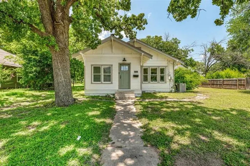 1143 W Jones Street, Stephenville