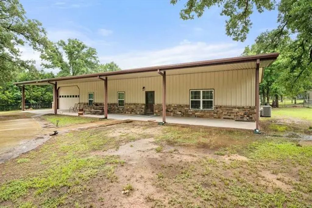 115 Maiden Lane, Streetman