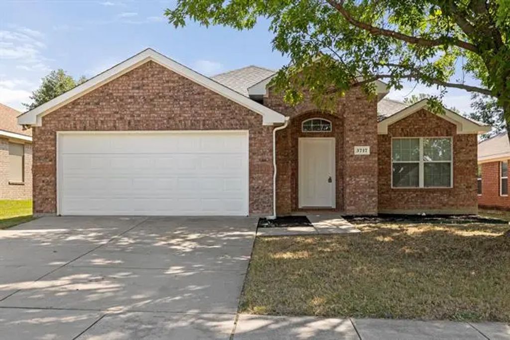3717 Renzel Boulevard, Fort Worth