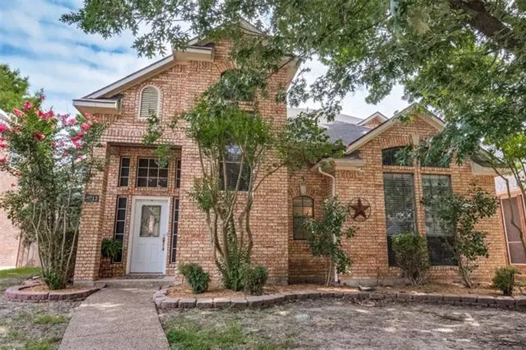 8813 Greenwood Trail, Rowlett