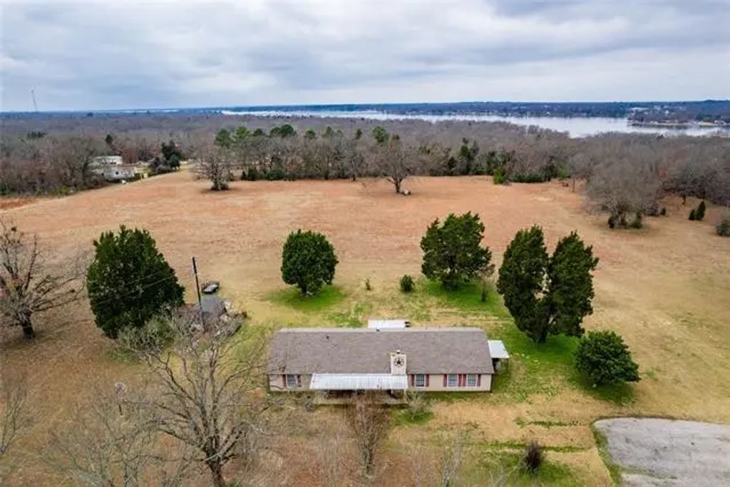 6331 County Road 1411, Malakoff