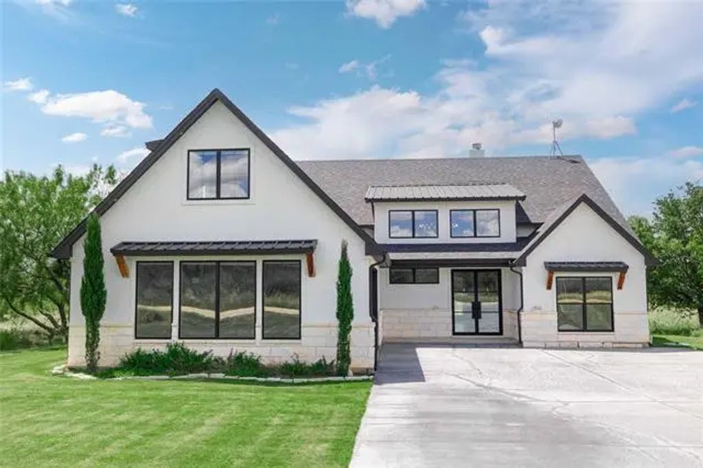 7510 Safe Harbor Drive, Brownwood