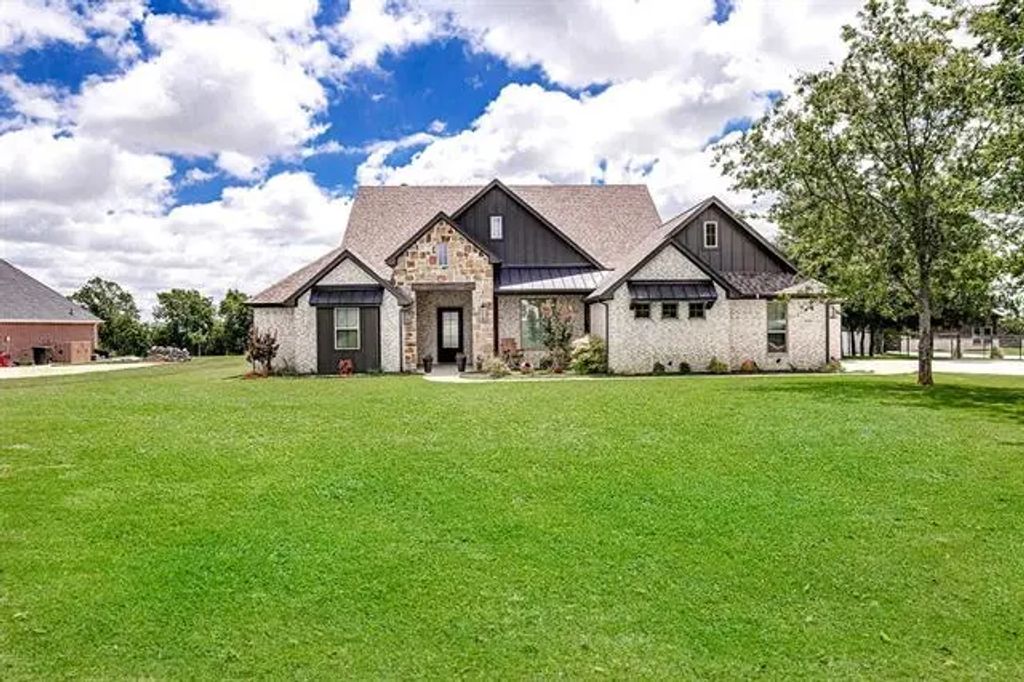 6016 Bella Terra Lane, Godley