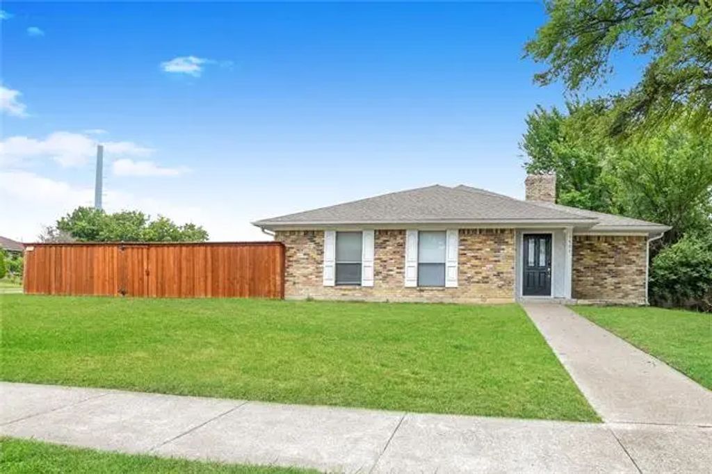 5401 Edgewater Circle, Rowlett