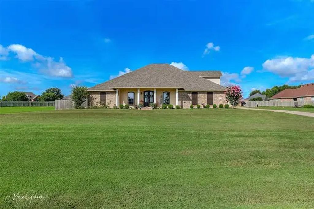 178 Nelda Circle, Stonewall