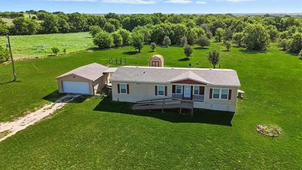 160 Chisholm Hills Court, New Fairview