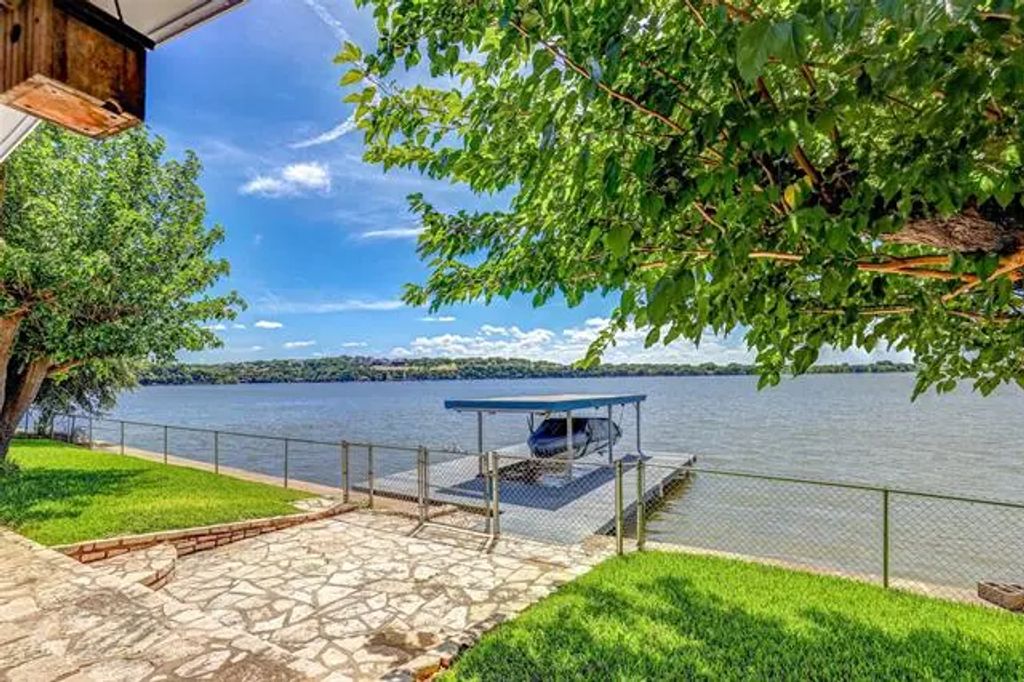 4018 Linda Court, Granbury